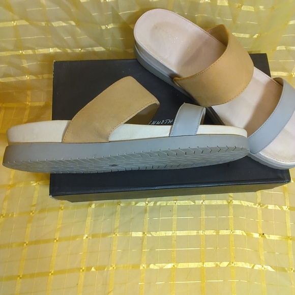 Kenneth Cole Slides women's size 10 - Picture 2 of 2